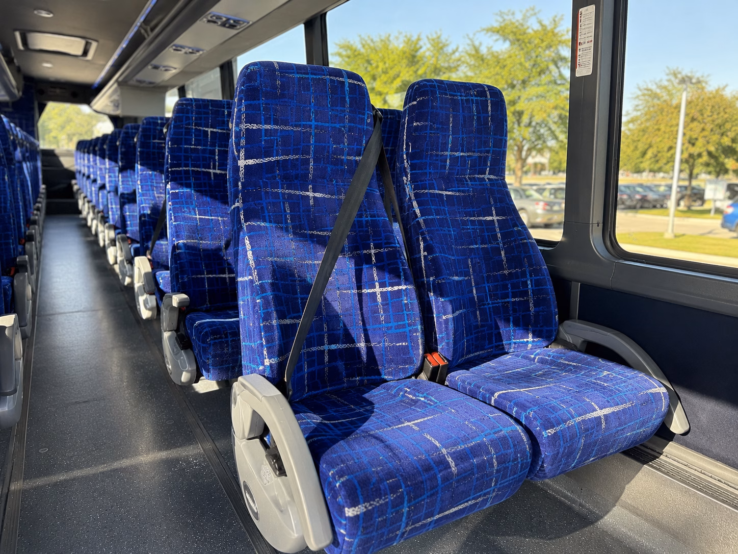 charterbusservicestacoma com connects you to buses for the i 5 run to seattle seahawks and mariners games